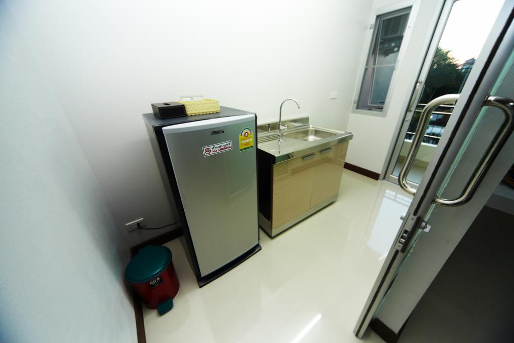 Central Place Serviced Apartment Chonburi Exterior foto