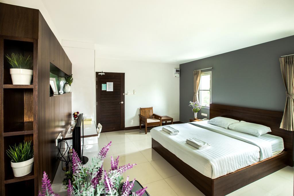 Central Place Serviced Apartment Chonburi Exterior foto